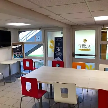 Premiere Classe Отель Лан