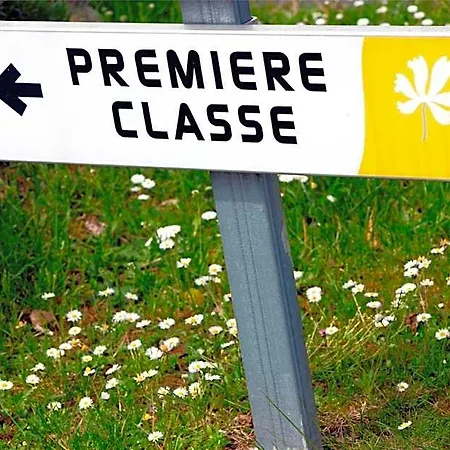 Premiere Classe Отель Лан